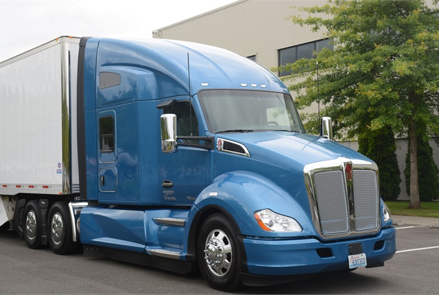 <p><strong>We drove the new 12-speed Paccar Automated Transmission in a 2018 Kenworth T680 on the crowded and hilly streets and freeways of Seattle.</strong> <em>Photo: Jim Park</em></p>